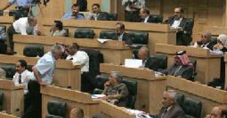 حمدالله المطعون في نيابته: من احق مني بالفوز في الزرقاء؟