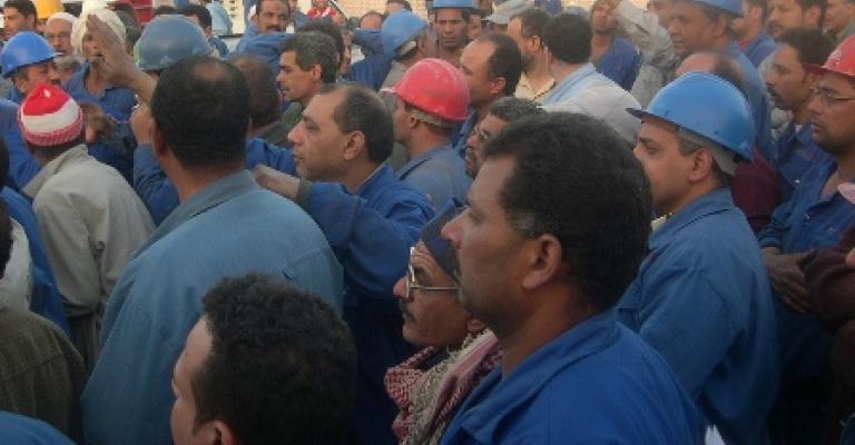 عمال المياومة يستجدون أصوات النواب