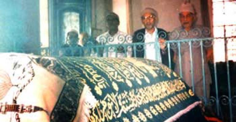 احتفالات عاشوراء في المزار الجنوبي تتم بهدوء