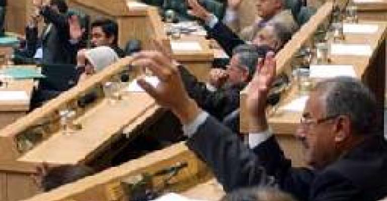 النائب الضلاعين يتهم هيئة مكافحة الفساد بالفساد