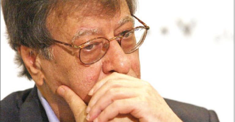 درويش يوقع" أثر الفراشة" في مسرح البلد درويش يوقع" أثر الفراشة" في مسرح البلد