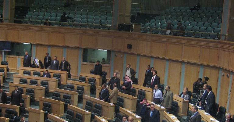 النواب يستثنون إسرائيل من تعاون الربط الكهربائي