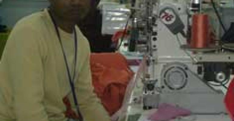 رفض ضم العمالة الوافدة للنقابات مخالف للقانون