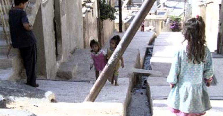 غزيون يأملون في إعفاءات طبية