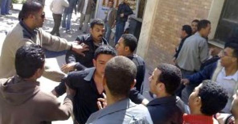 في استفتاء إلكتروني..انتهاكات حقوق العمال يحرج الحكومة