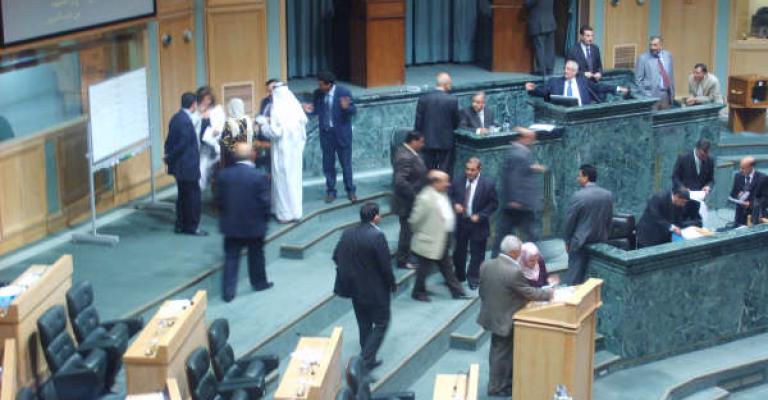 امتيازات...وتأشيرات حج... للنواب بغطاء حكومي امتيازات...وتأشيرات حج... للنواب بغطاء حكومي