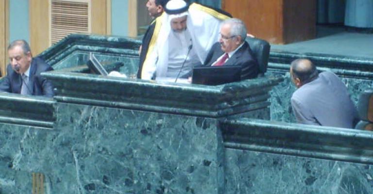 جلستان للبورصات والأزمة المالية ومذكرة لتعديل "اعتماد التعليم العالي"