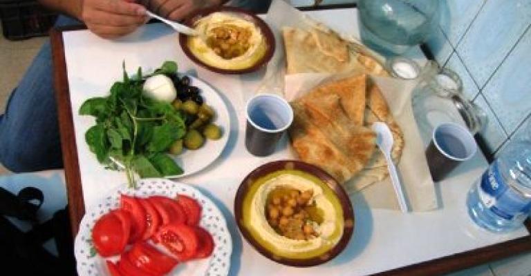 تسمم 10 معلمين في المفرق بسبب وجبة افطار