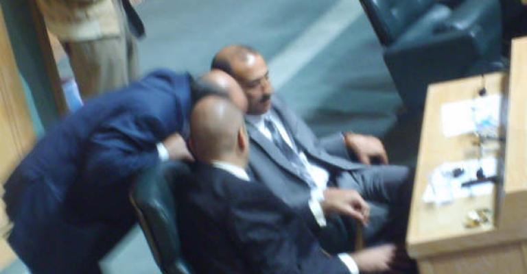 تكليف قانونية النواب بمتابعة "البورصات" والزعبي يتهم نواباً بالترويج لها