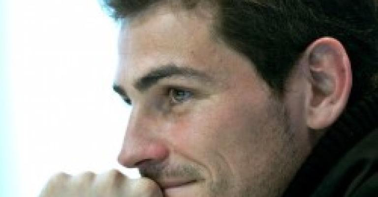 كاسياس يرفض الملايين لعيون الريال