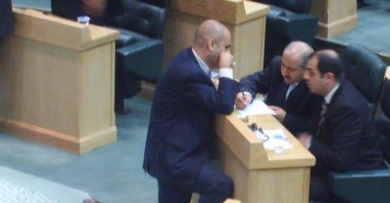 انتقادات للأوقاف والملاح يستغرب الاستهتار بأصحاب الجوازات المؤقتة انتقادات للأوقاف والملاح يستغرب الاستهتار بأصحاب الجوازات المؤقتة