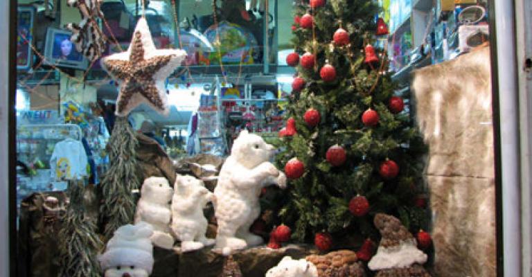 الحصن تضاء بأنوار شجرة الميلاد