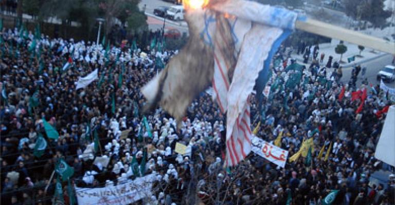 ارتفاع الأصوات الداعية لطرد السفير الإسرائيلي