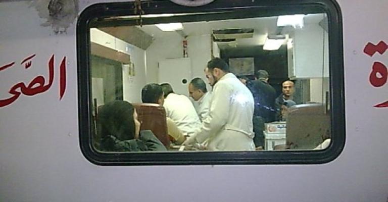 عمال مياومة ينهون اضرابهم ويتوجهون للتبرع بالدم لغزة عمال مياومة ينهون اضرابهم ويتوجهون للتبرع بالدم لغزة