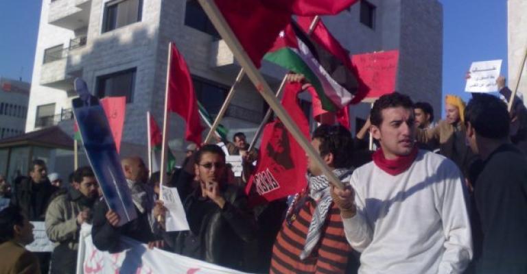 في اعتصام..أحزاب وقوى تسلم مذكرة للنواب مطالبة بإلغاء "السلام" في اعتصام..أحزاب وقوى تسلم مذكرة للنواب مطالبة بإلغاء "السلام"