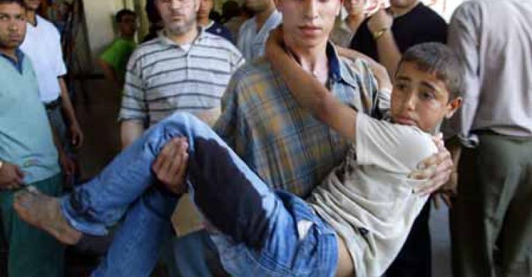 الفريق الطبي الأردني يباشر عمله بغزة