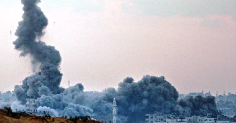 مثقفون أردنيون يعتصمون أمام معبر رفح