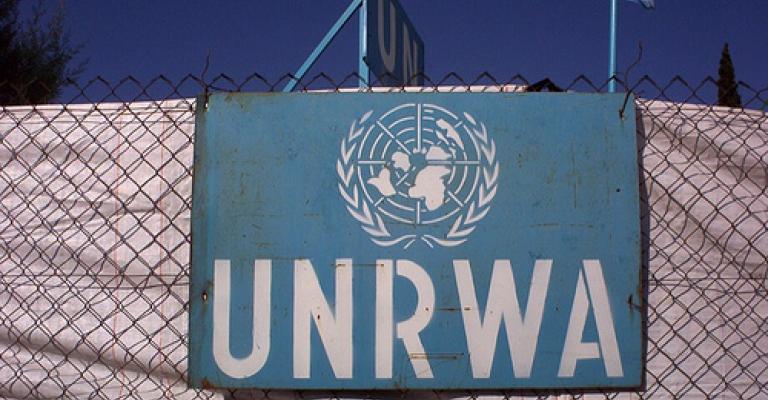 الاونروا تنفي تسريح موظفين بسب الأزمة المالية