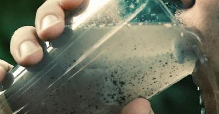 أبو السعود يهاتف وزير البنى التحتية الإسرائيلي احتجاجا تلويث المياه