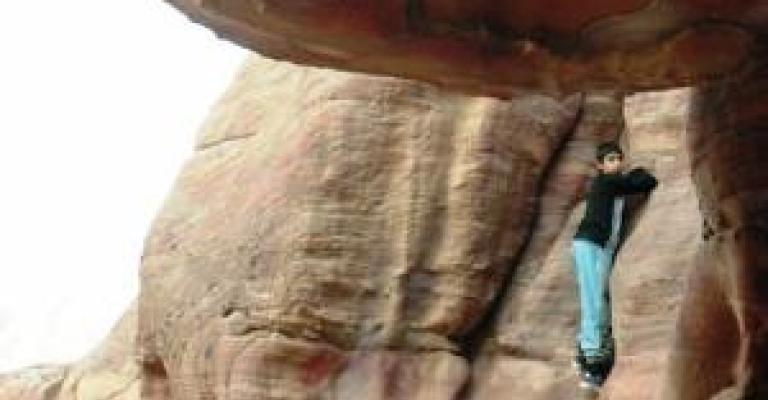 وفاة مواطن إثر سقوطه عن منحدر