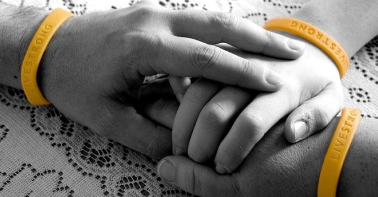 ناجيات من السرطان يتطوعن لمساندة ضحايا المرض