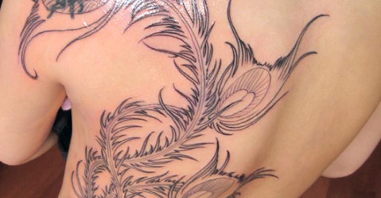 الوشم لوحات فنية بالوان زاهية على اجساد الفتيات الوشم لوحات فنية بالوان زاهية على اجساد الفتيات