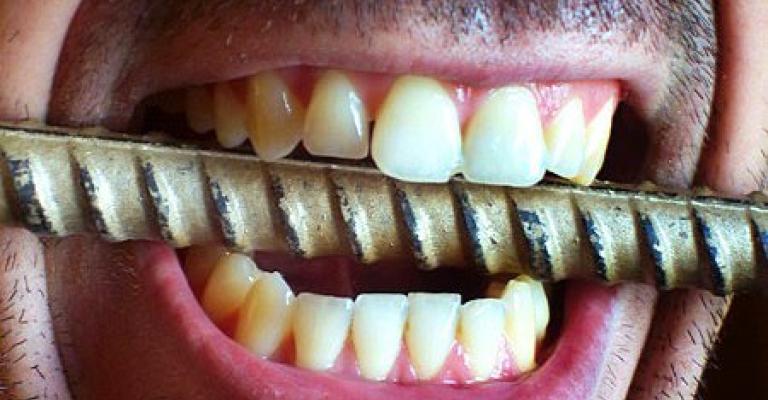 مقاولون: سوق سوداء لتجارة الحديد والاسمنت