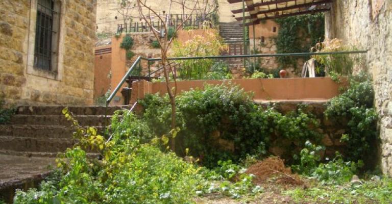 محترف الرمال من مكب للنفايات الى منارة للابداع محترف الرمال من مكب للنفايات الى منارة للابداع