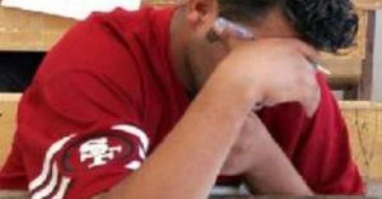 معلمة تنبه لأخطاء في منهاج كيمياء التوجيهي