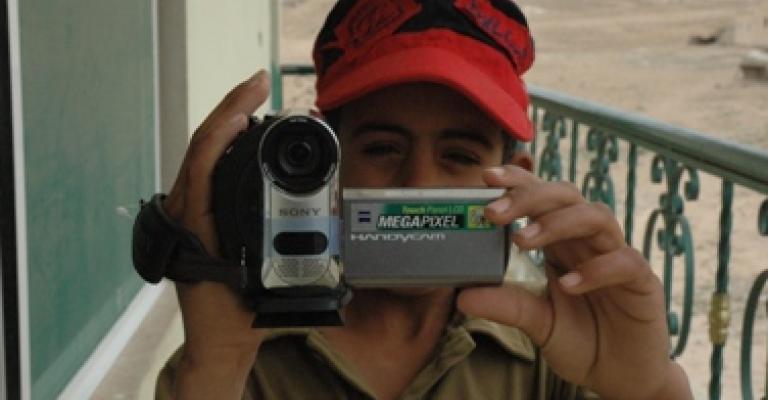 إنجاز أفلام عن قرية البيضاء بيد أطفالها