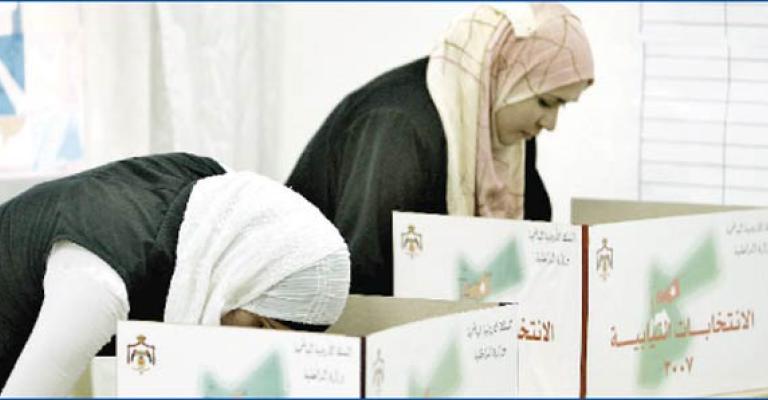 أبو بكر: يطالب بانتخابات مبكرة