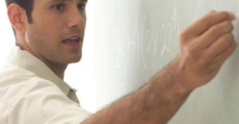 مذكرة نيابية تطالب برفع علاوة المعلمين