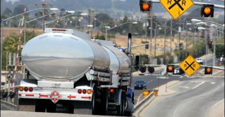 تدهور صهريج محمل بالزيت في الزرقاء