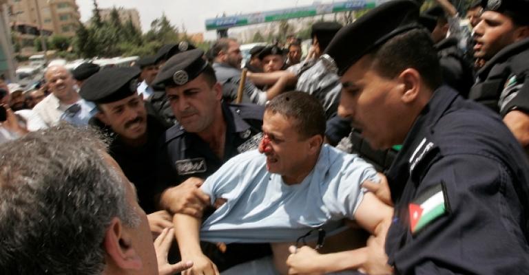 بالصوت والصورة..اعتقال مجلس النقباء وفض اعتصامهم بالقوة