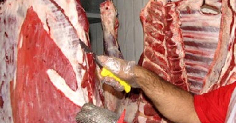 وزير الزراعة: شحنة العجول صالحة للاستهلاك