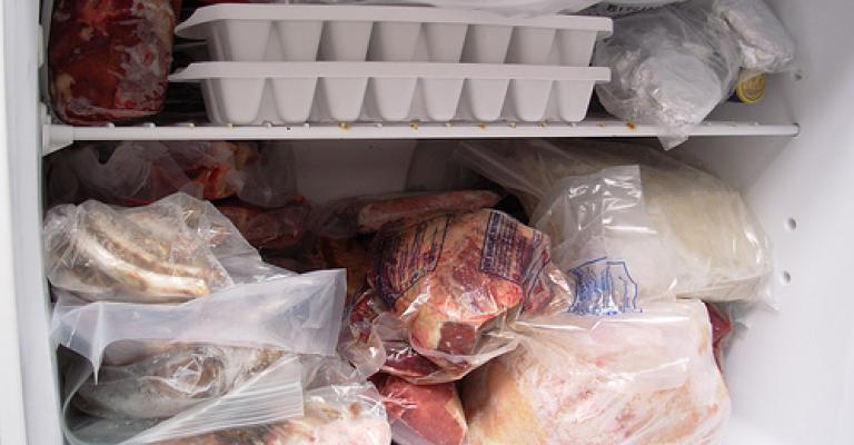 ارتفاع أسعار اللحوم الحمراء يزيد الطلب على المجمد