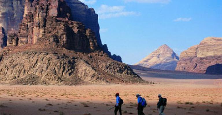 إنقاذ 16 سائحا إسرائيليا تاهوا في منطقة غورعسال