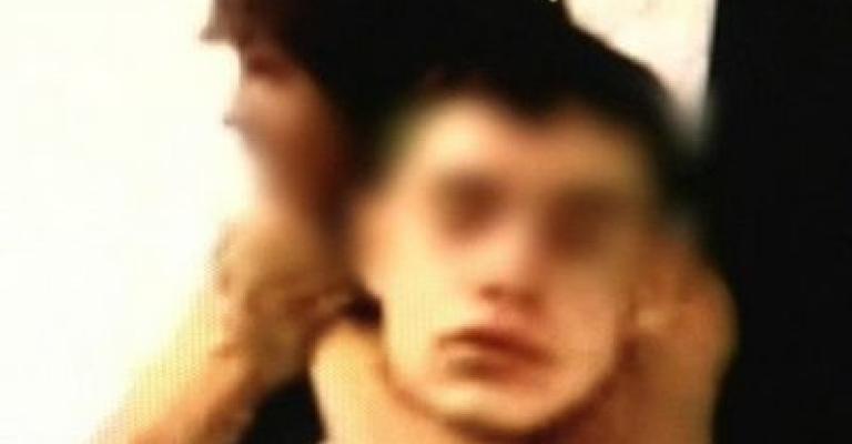 شاب يقتل صديقة خنقا