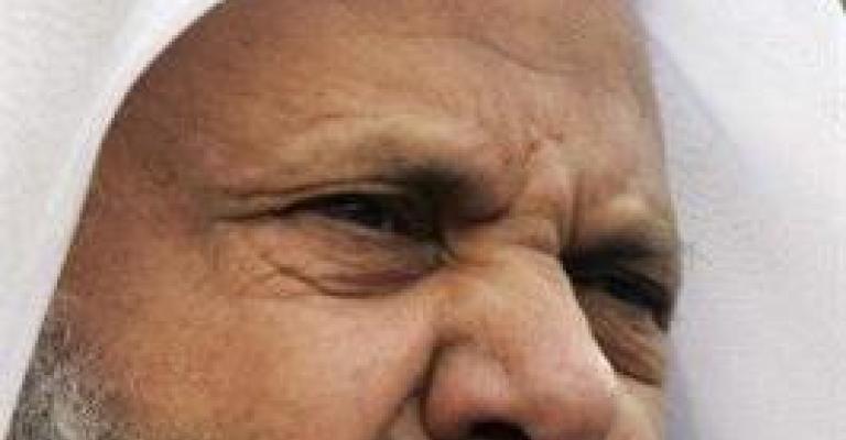 تراشق إعلامي بين الحكومة والأخوان تراشق إعلامي بين الحكومة والأخوان