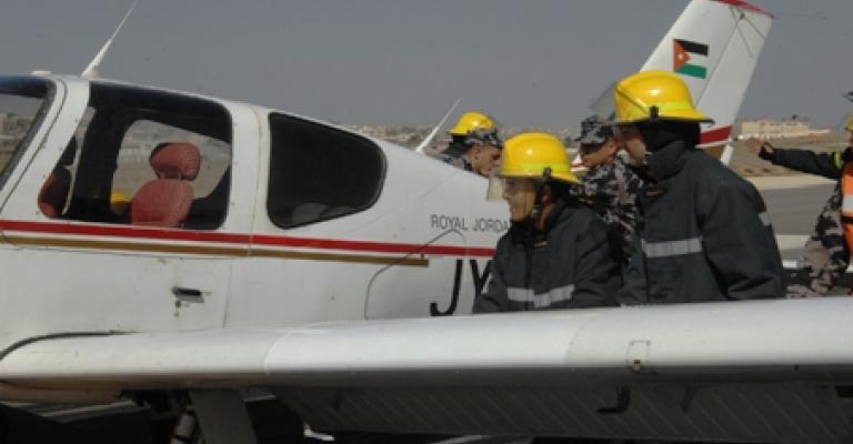 نجاة طائرة تدريب من السقوط بسبب خلل فني