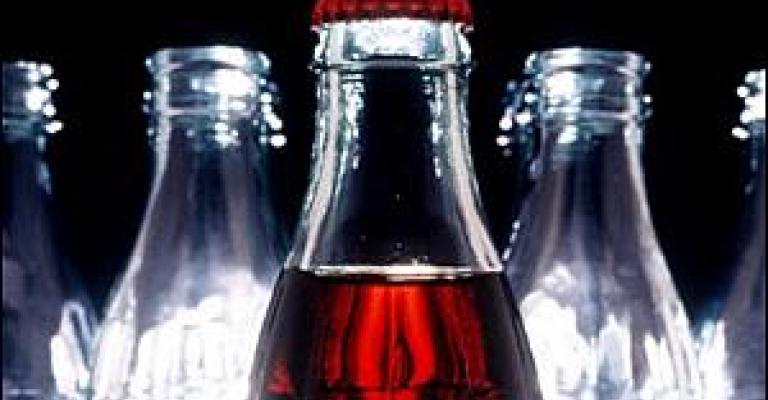 الاعتداء على مفتشي غذاء و دواء بعلب المشروب الغازي بالصريح الاعتداء على مفتشي غذاء و دواء بعلب المشروب الغازي بالصريح