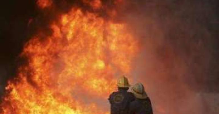 إخماد حريق في مطعم بشارع مكة