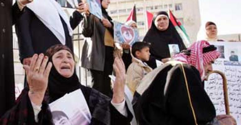 الوطنية للأسرى تطالب الذهبي بمتابعة قضية الأسرى في المعتقلات الإسرائيلية الوطنية للأسرى تطالب الذهبي بمتابعة قضية الأسرى في المعتقلات الإسرائيلية