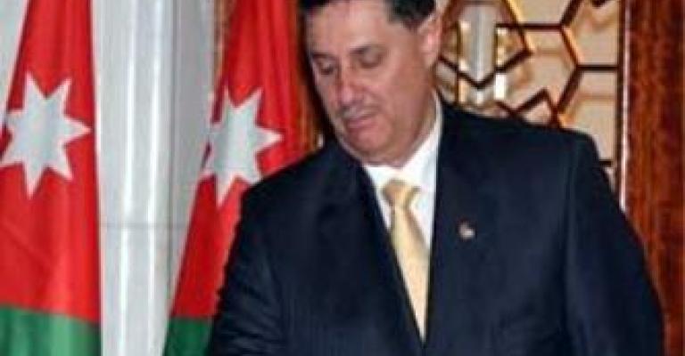 الرفاعي يطلب من وزير الزراعة البقاء في منصبه