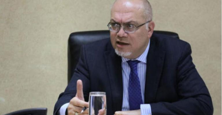 وزير الأشغال الأسبق سامي هلسة