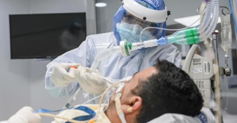 وزارة الصحة: أكثر من 100 مصاب بالفيروس في المستشفيات حالتهم حرجة نسبة إشغال أسرة العناية الحثيثة المخصصة لمرضى كورونا بلغت 50%