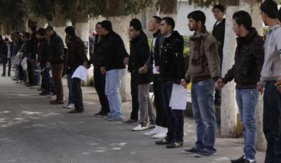 سلسلة بشرية في "الأردنية" نصرة للأقصى والمقدسات