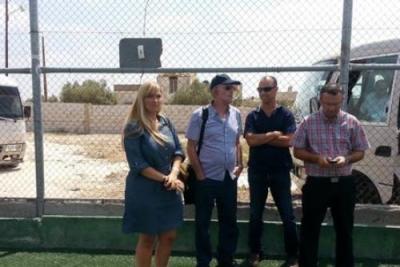 وفد إسرائيلي زار الطيبة في اربد وافتتح مدرسة رياضية (صور)