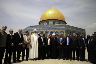 وزير الأوقاف من الأقصى: انتهاكات الاحتلال اعتداءات دولة