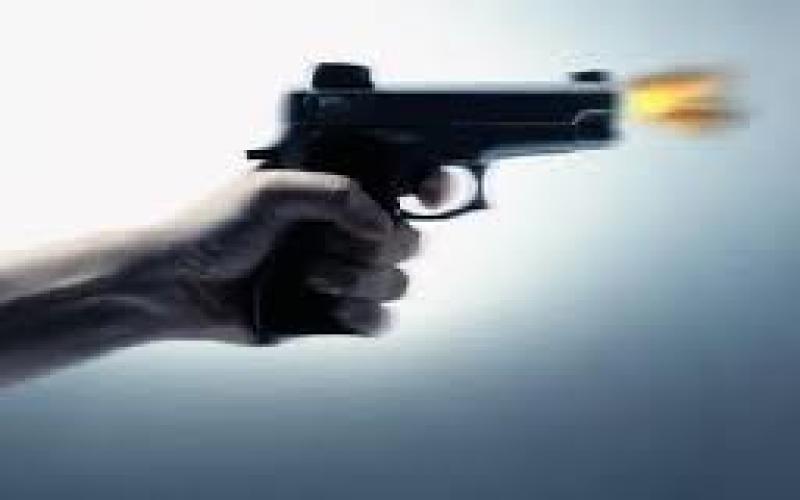 إصابة مواطن بعيار ناري في الشونة الجنوبية